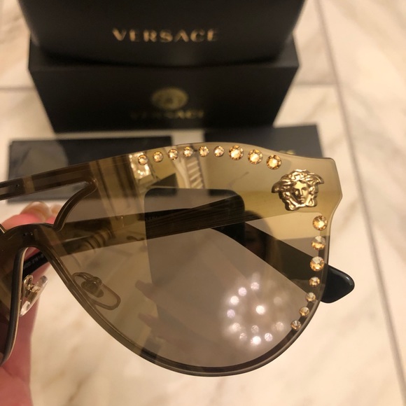 🔥NEW CRYSTAL VERSACE MIRRORED SUNGLASSES 🔥 - Picture 4 of 15
